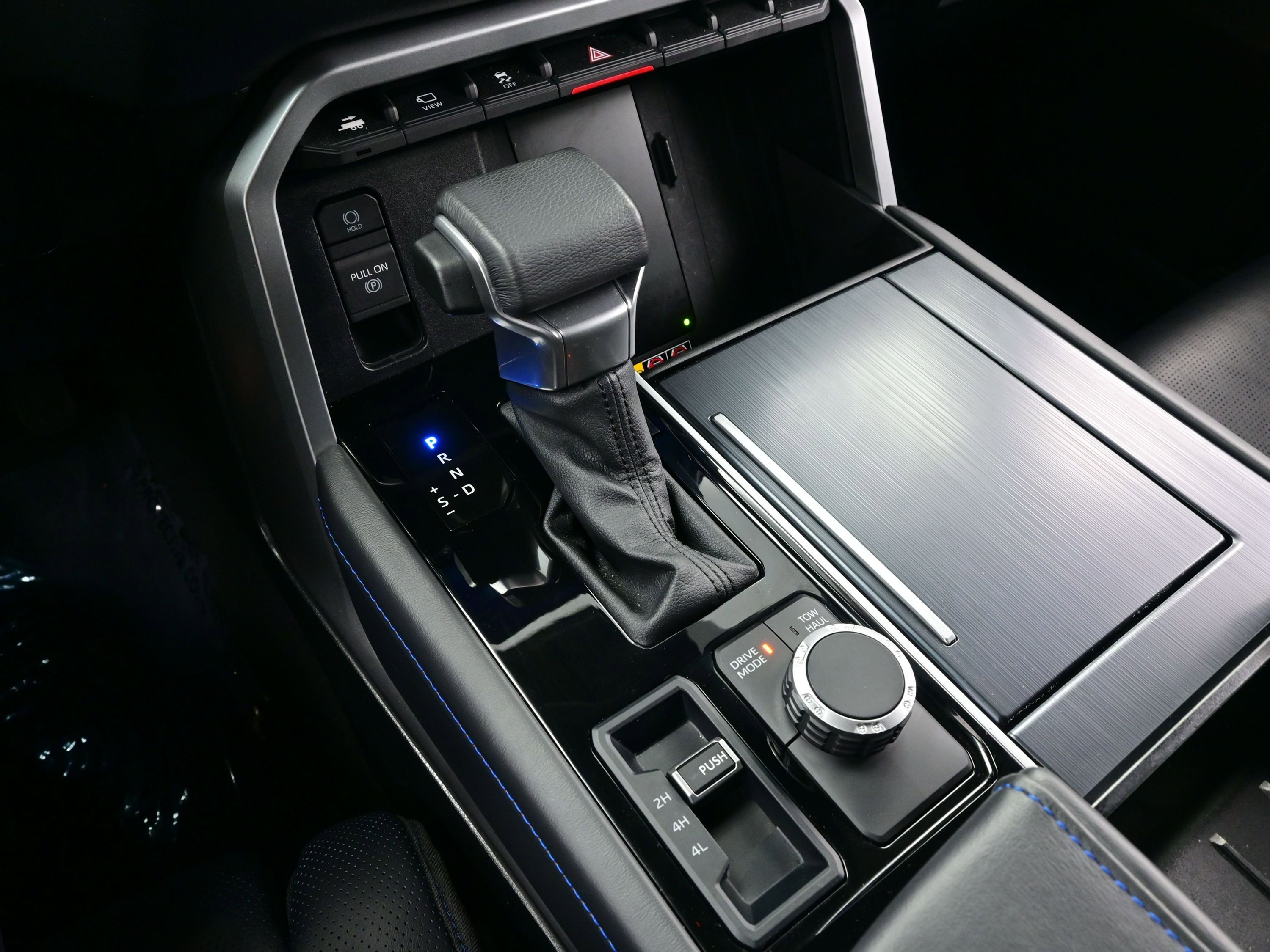 Used 2025 Toyota Sequoia Platinum image 24