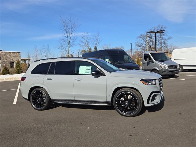 New 2026 Mercedes-Benz GLS 580 4MATIC image 2