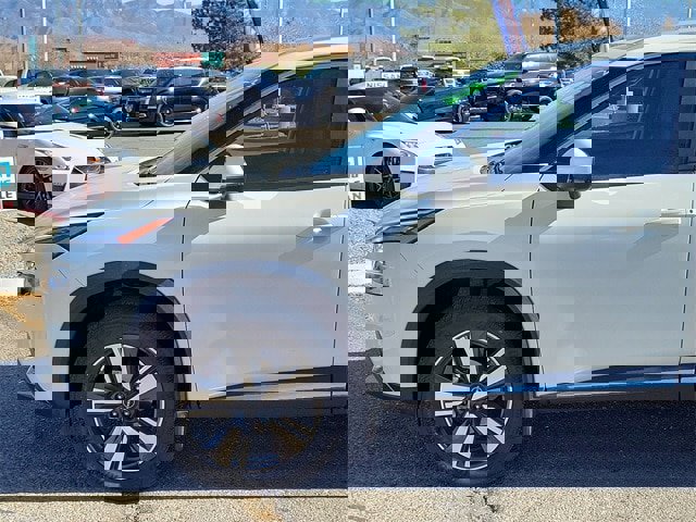 Used 2022 Nissan Rogue SL image 8