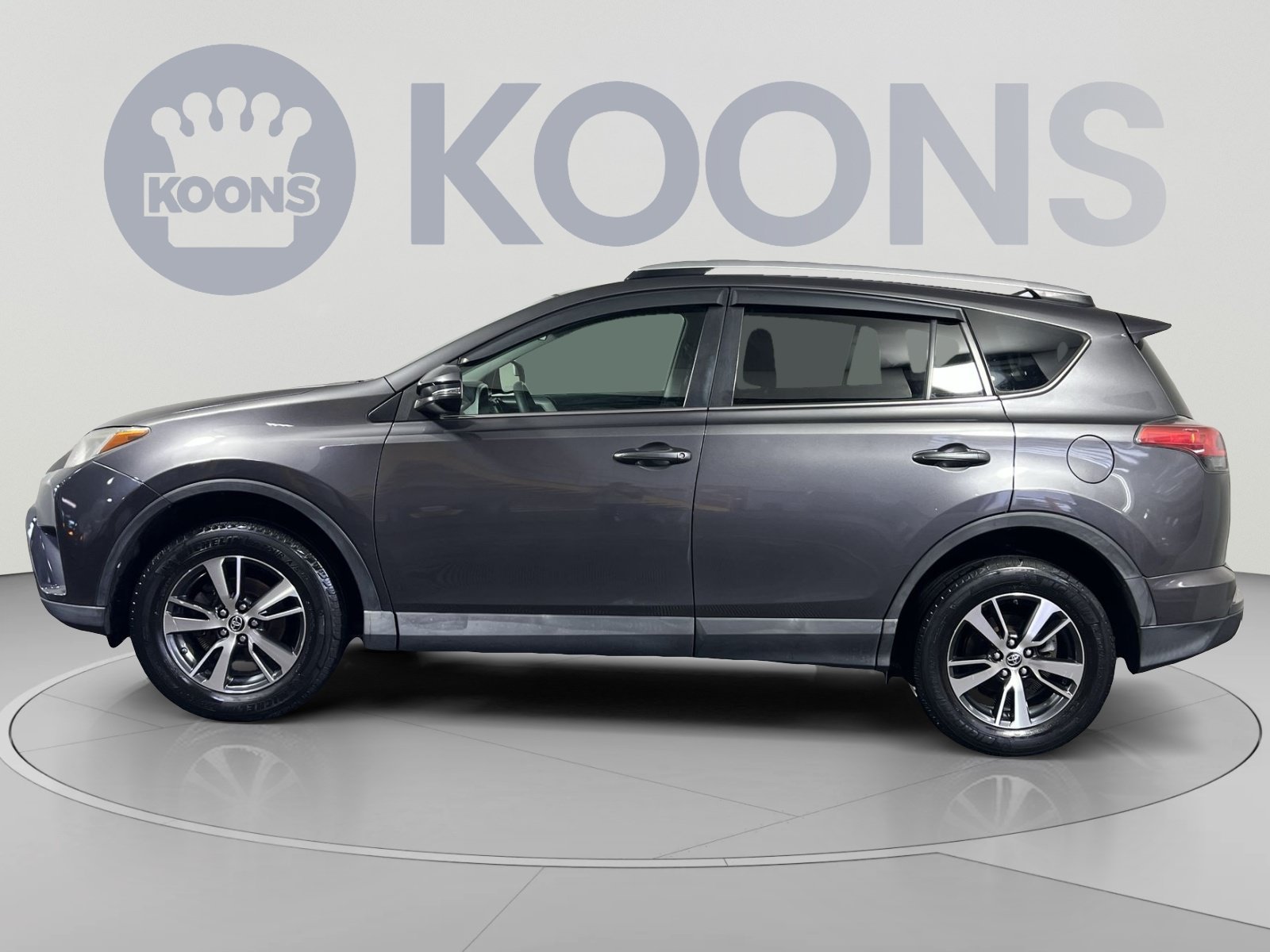 Used 2016 Toyota RAV4 XLE AWD/4WD image 2