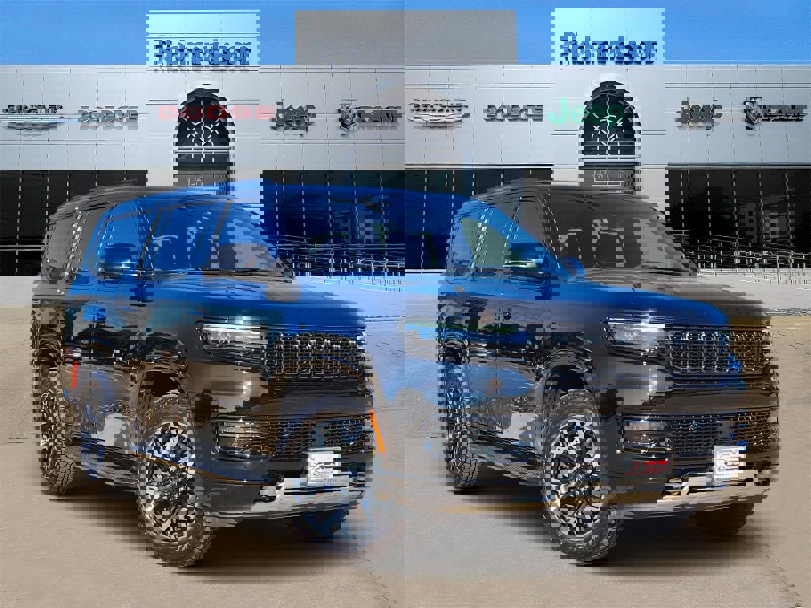 Certified 2025 Jeep Wagoneer Series II image 1