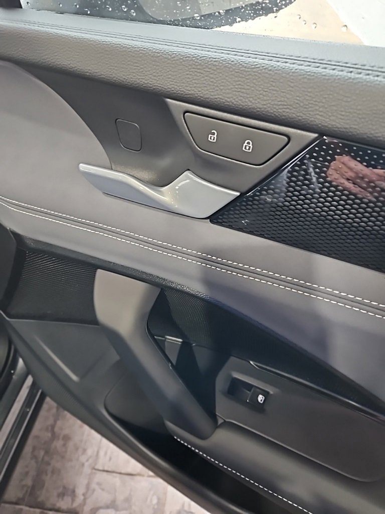 New 2026 Volkswagen Tiguan SE R-Line image 12