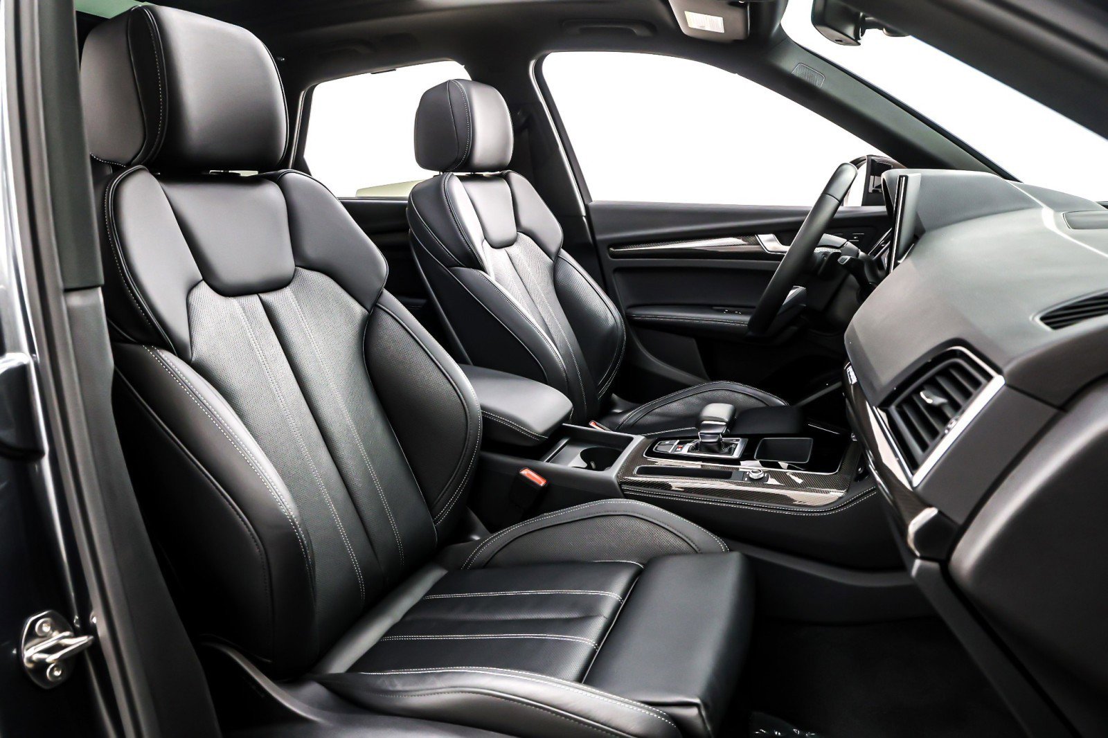 Used 2024 Audi SQ5 Premium Plus w/ Premium Plus Package image 8