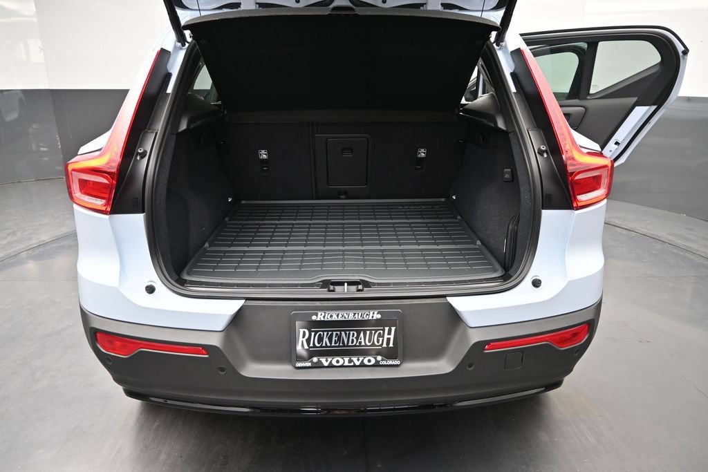 New 2026 Volvo XC40 B5 Plus w/ Protection Package Premier AWD/4WD image 15