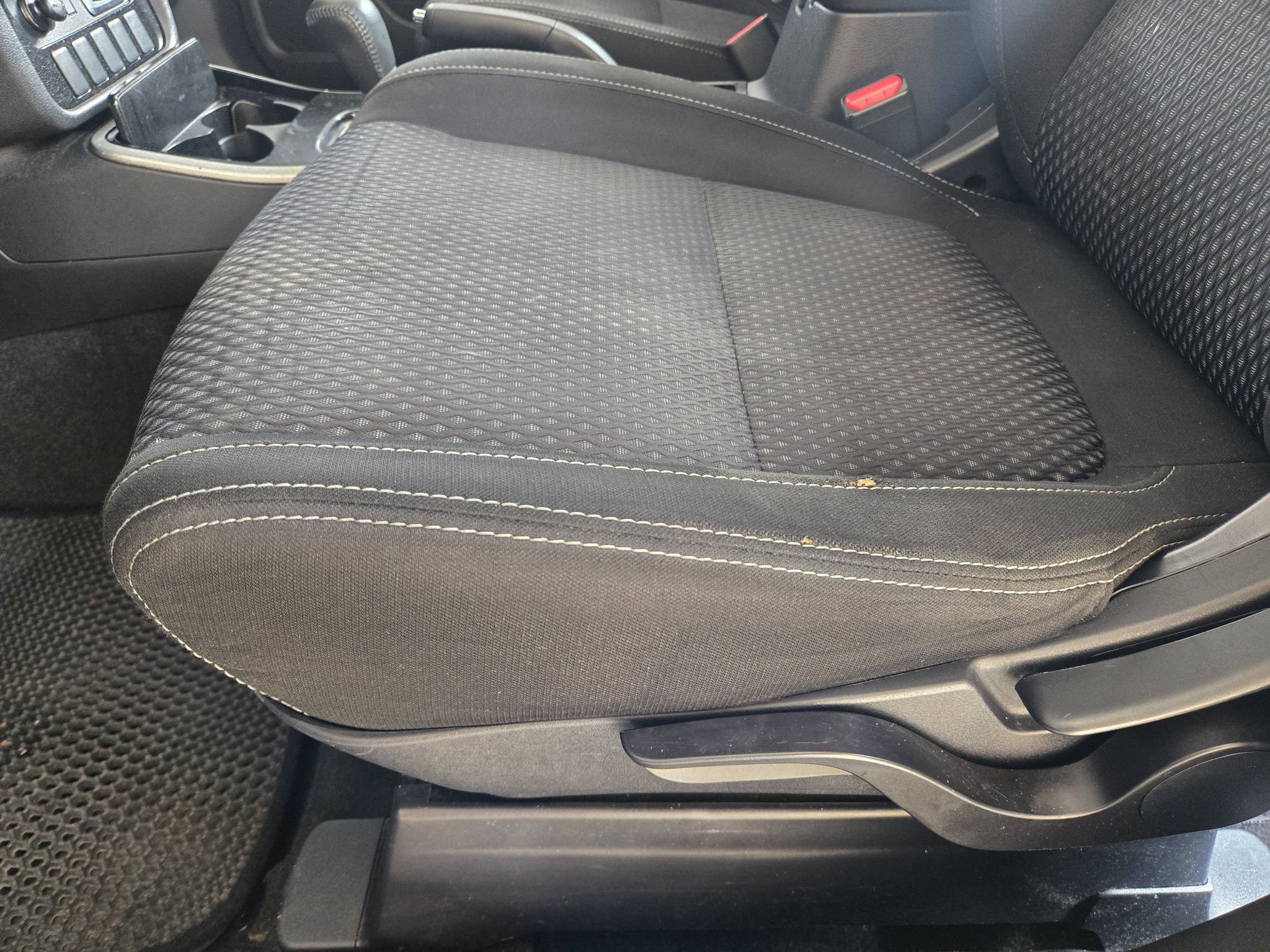 Used 2017 Mitsubishi Outlander SE FWD image 24