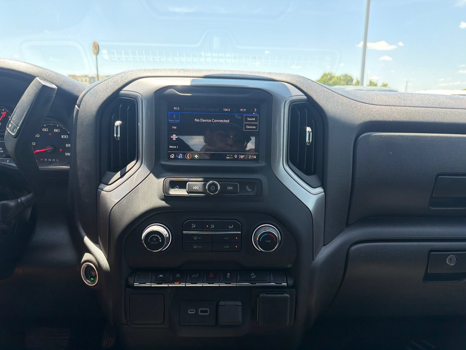 Used 2022 Chevrolet Silverado 1500 Custom Trail Boss AWD/4WD image 21
