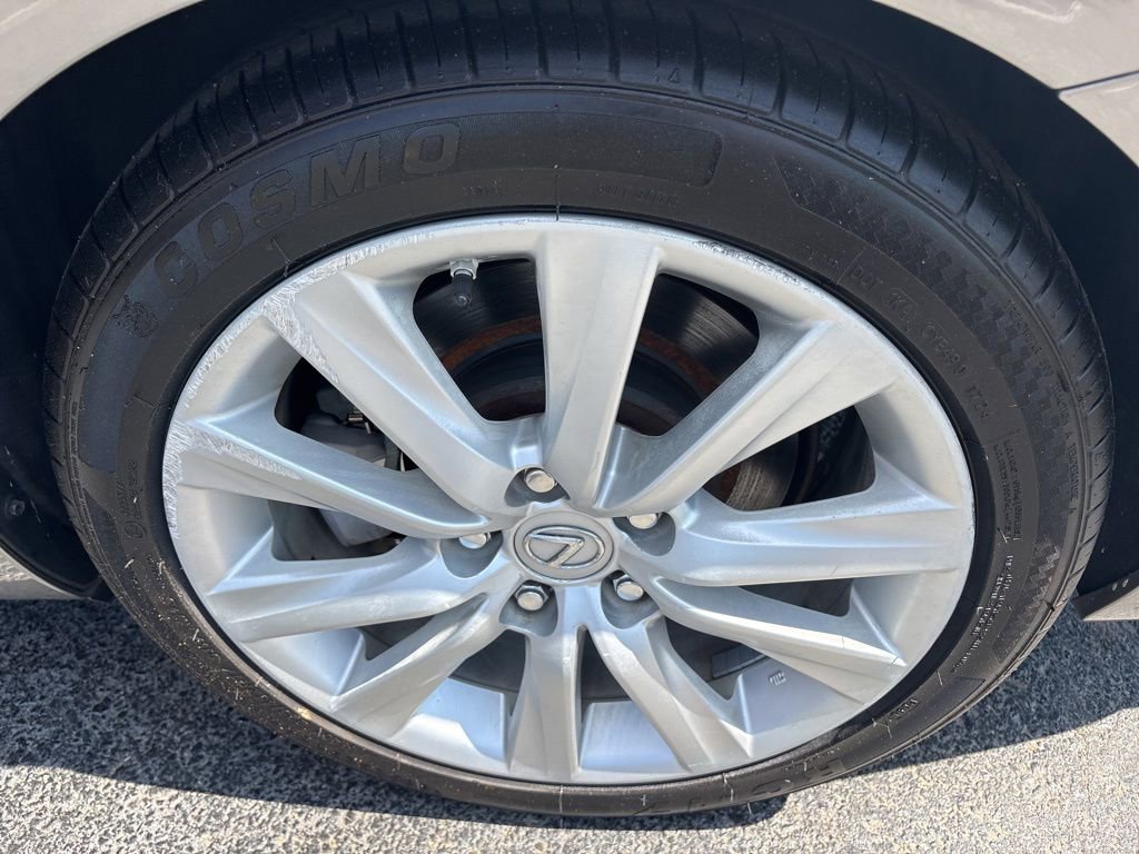 Used 2016 Lexus IS 200t RWD image 11