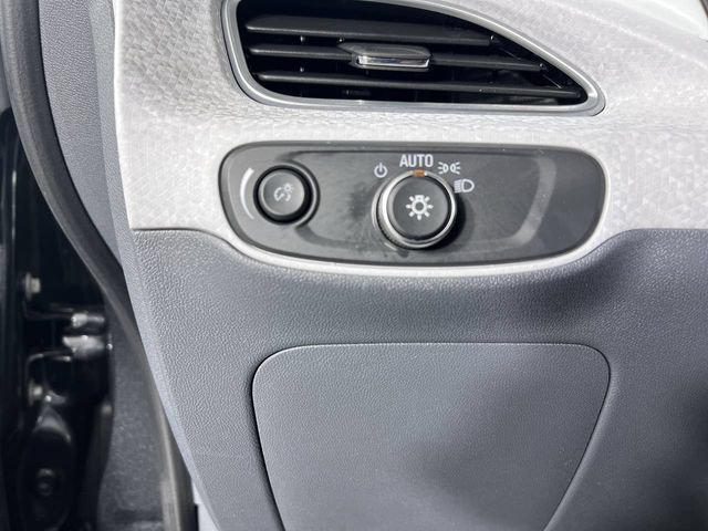 Used 2020 Chevrolet Bolt Premier w/ Infotainment Package FWD image 17