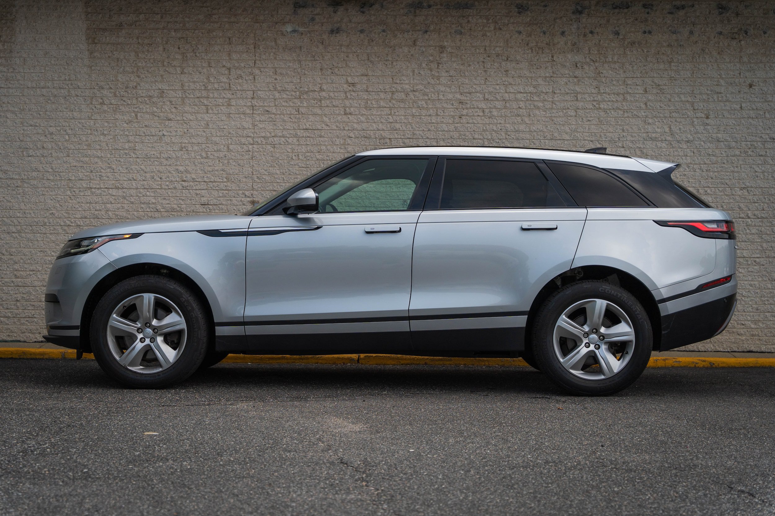 Used 2023 Land Rover Range Rover Velar S AWD/4WD image 4