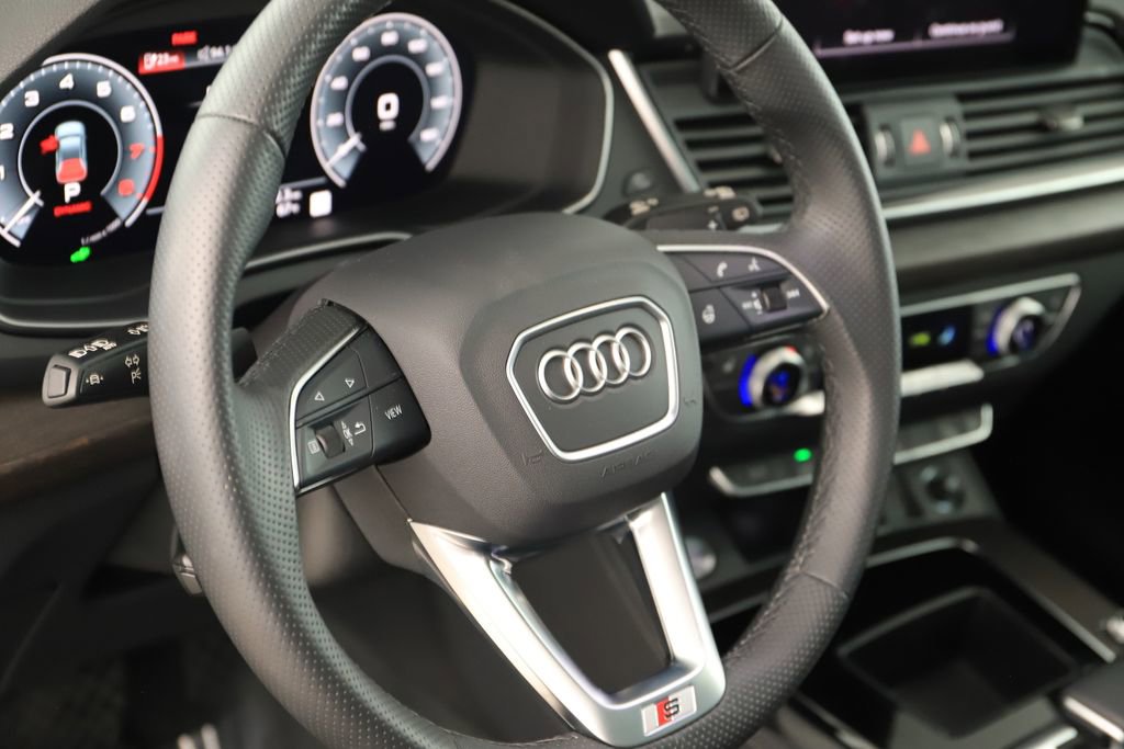 Certified 2025 Audi Q5 e Premium Plus w/ Premium Plus Package image 16