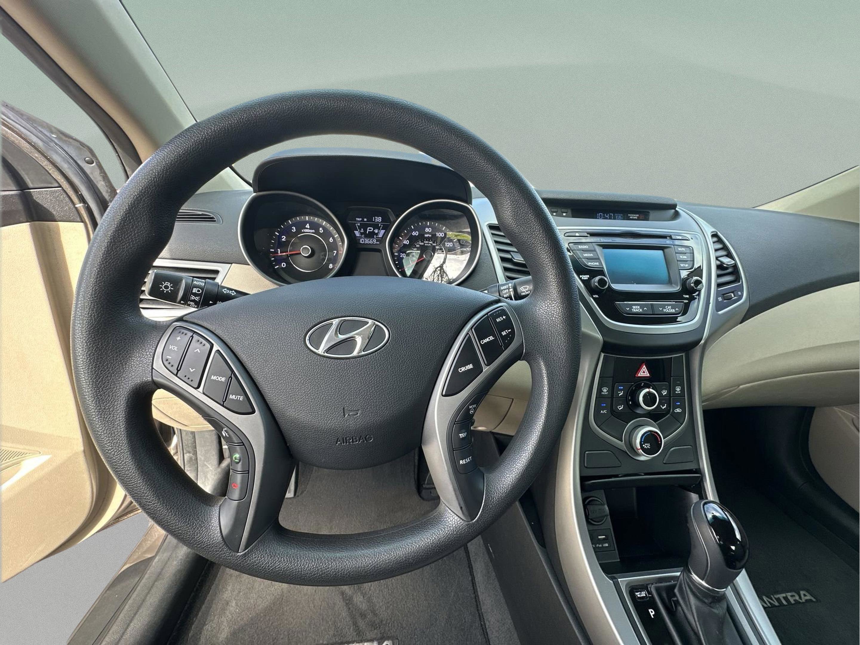 Used 2015 Hyundai Elantra SE w/ Option Group 02 image 10