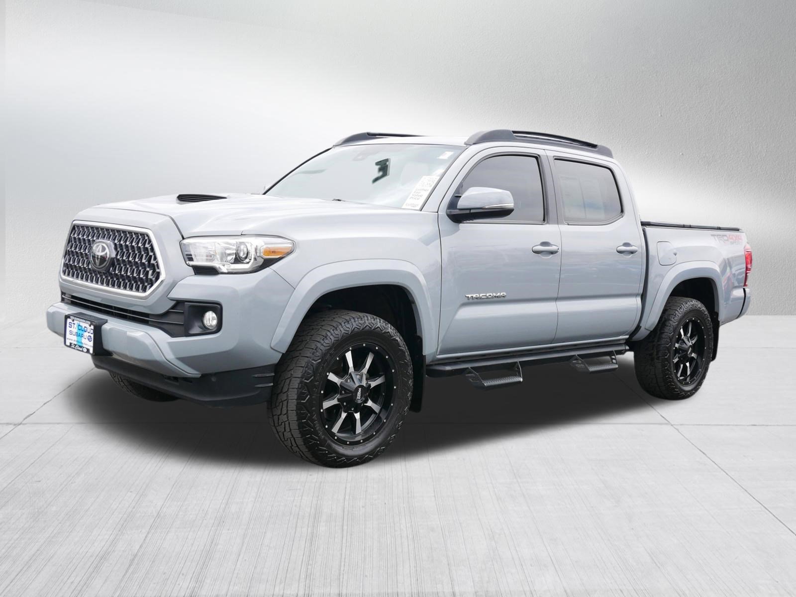 Used 2019 Toyota Tacoma TRD Sport image 3