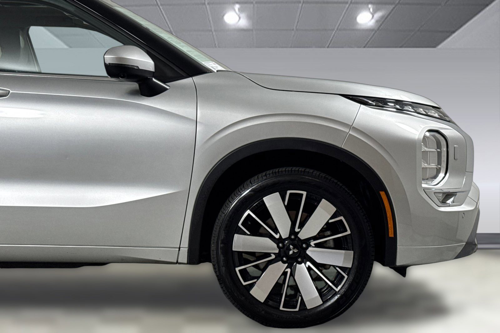 Used 2025 Mitsubishi Outlander SEL image 38