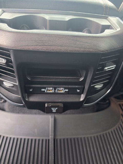 Used 2025 RAM 1500 Laramie AWD/4WD image 12