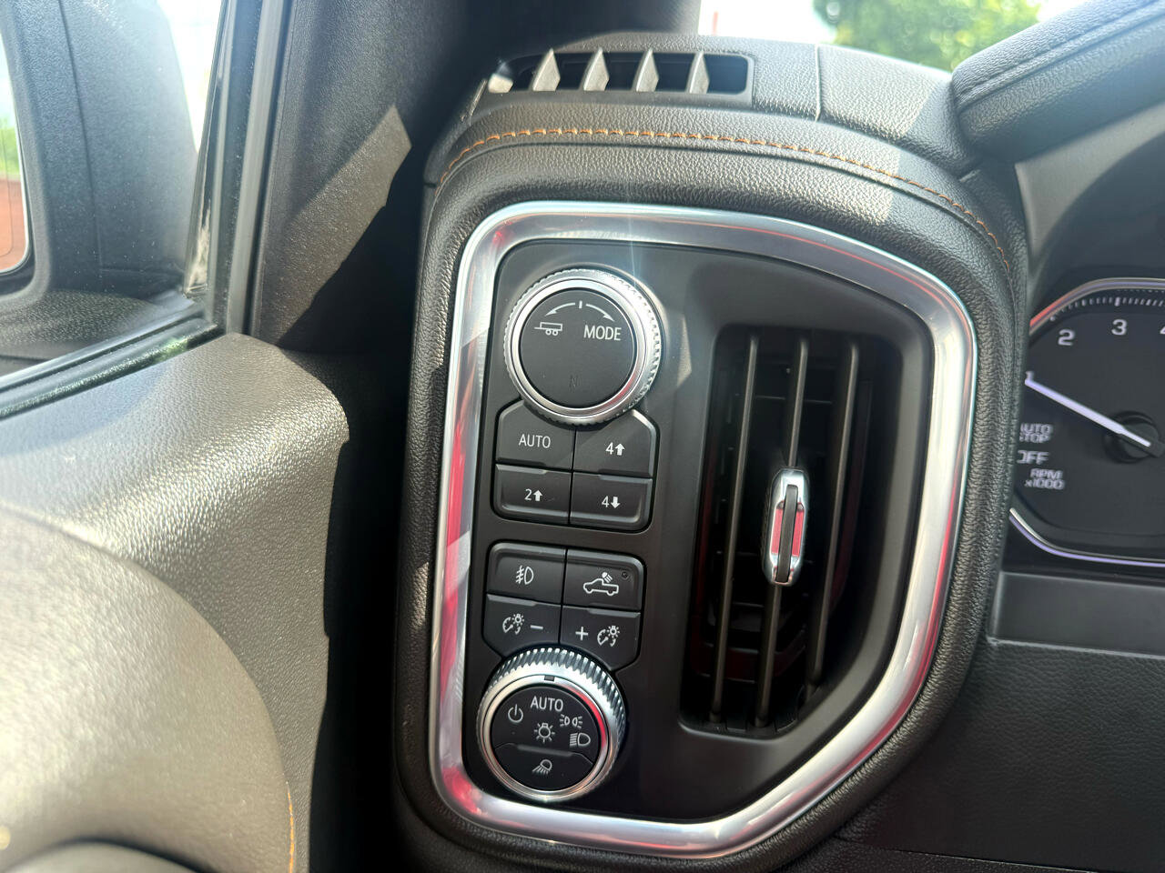 Used 2021 GMC Sierra 1500 AT4 w/ AT4 Premium Package image 29