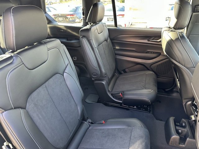 New 2025 Jeep Grand Cherokee L Altitude image 19