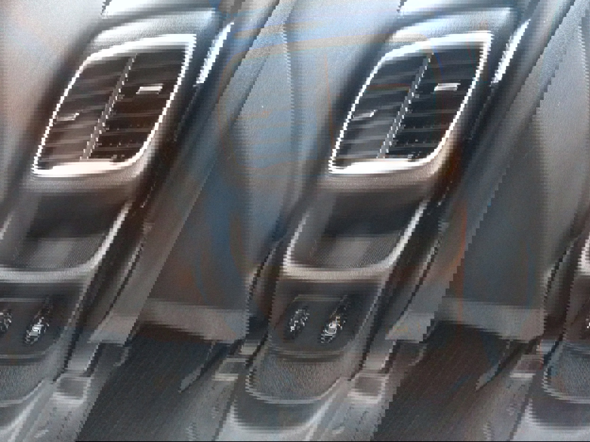 Used 2020 Hyundai Santa Fe SEL w/ Convenience + Premium Package image 13