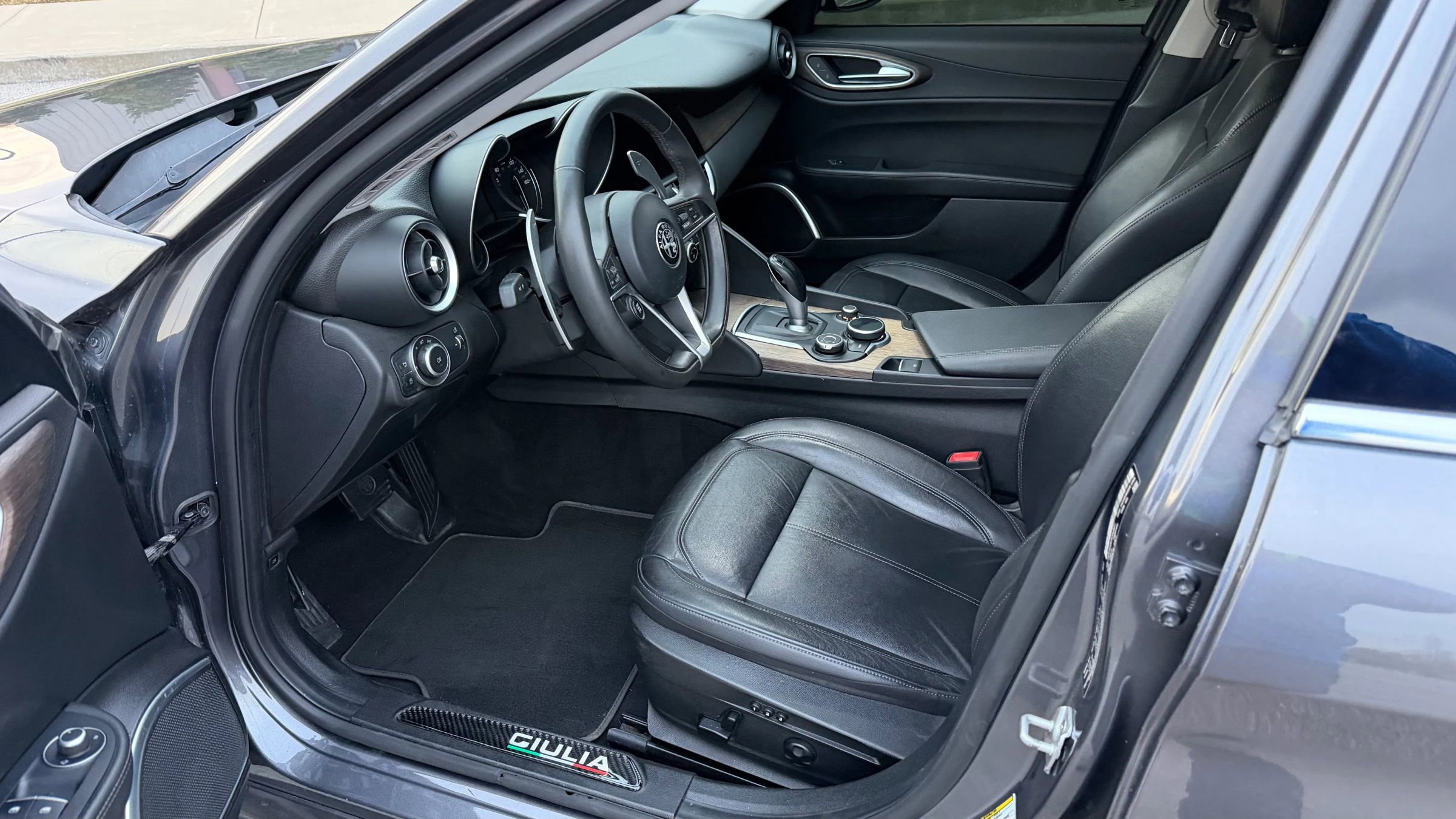 Used 2017 Alfa Romeo Giulia Ti w/ TI Performance Package image 6