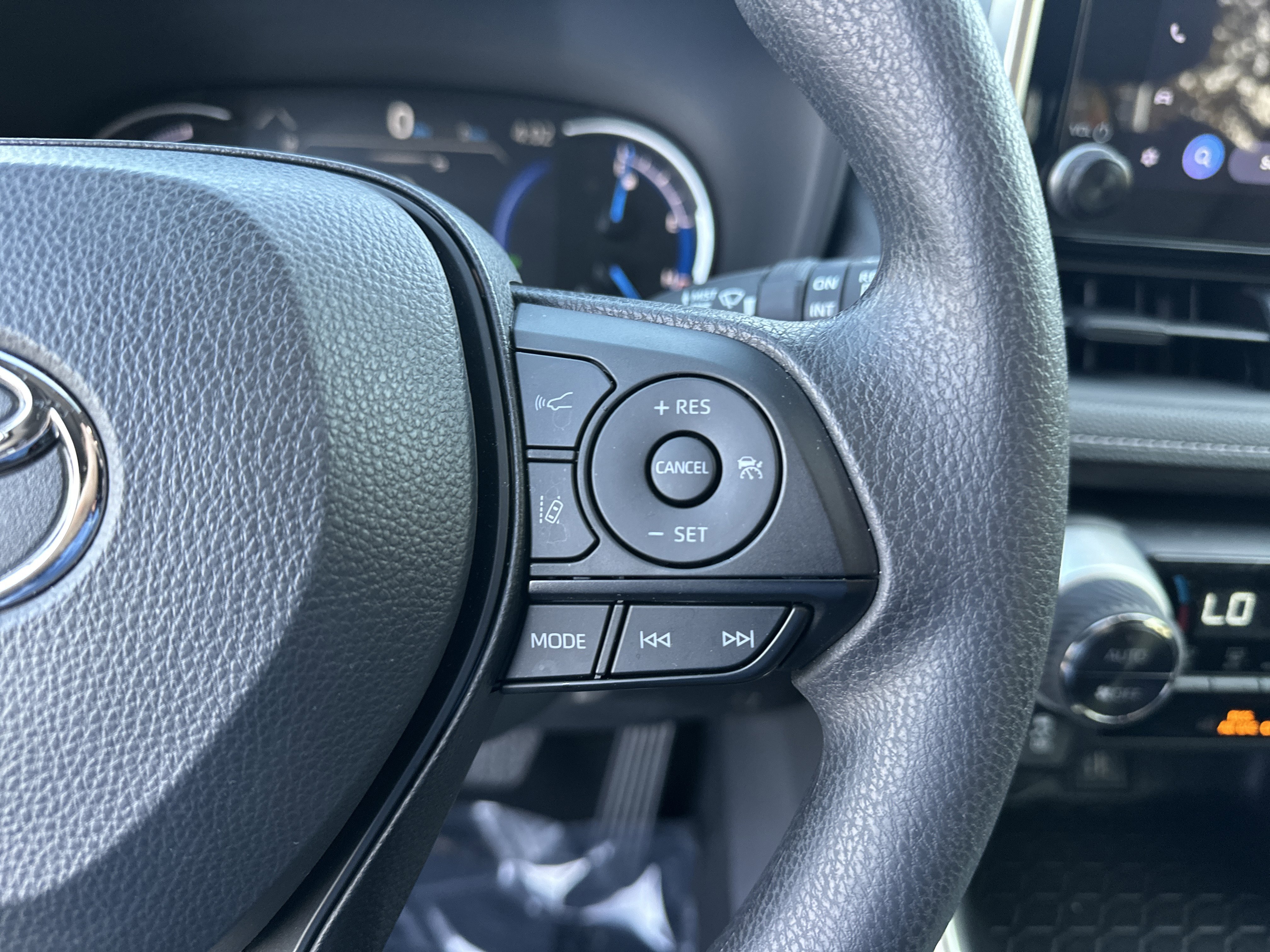 Certified 2025 Toyota RAV4 XLE image 20