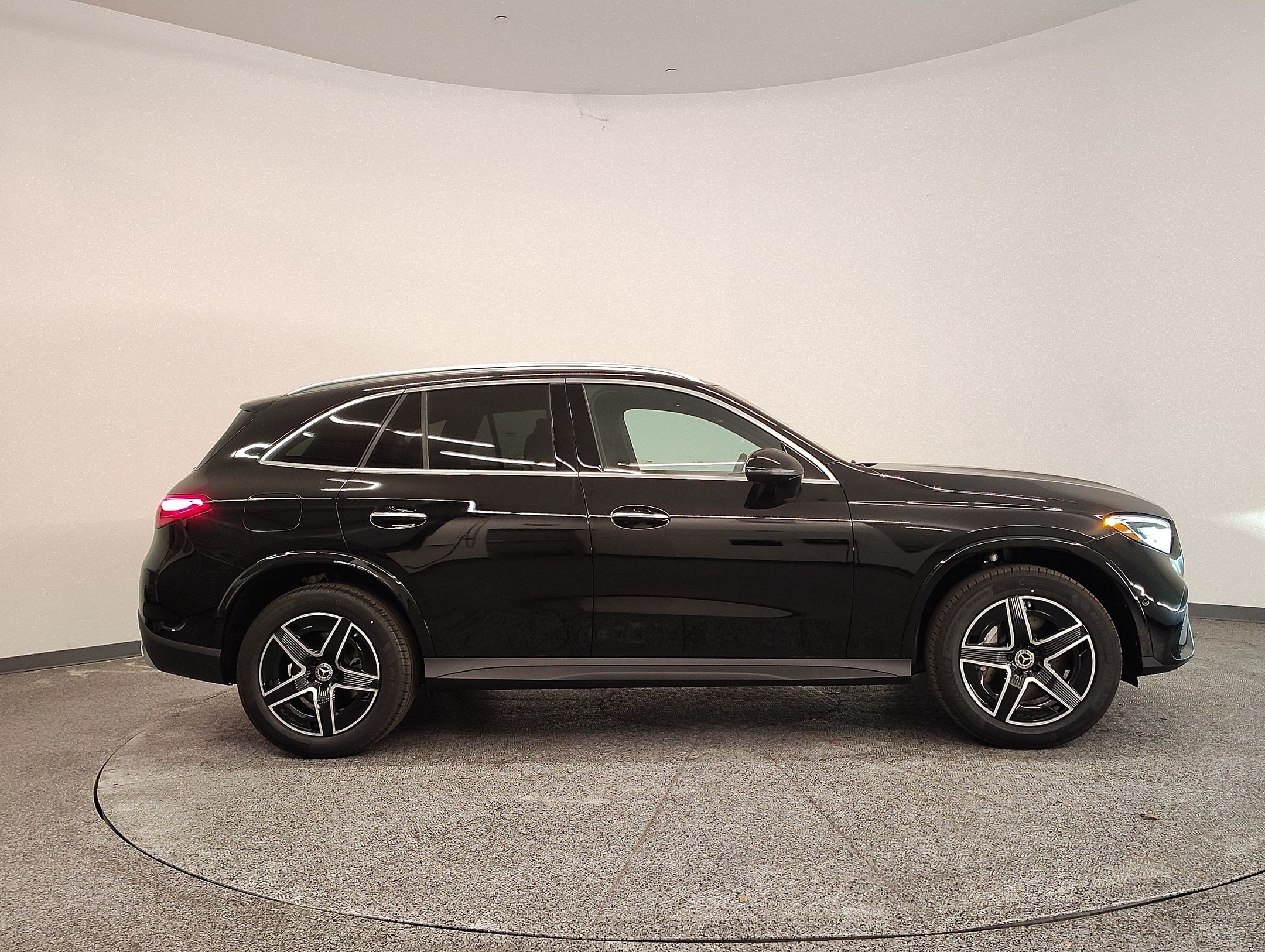 Used 2026 Mercedes-Benz GLC 300 image 7