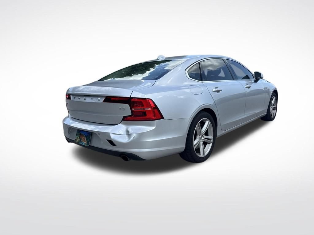Used 2018 Volvo S90 T5 Momentum FWD image 5