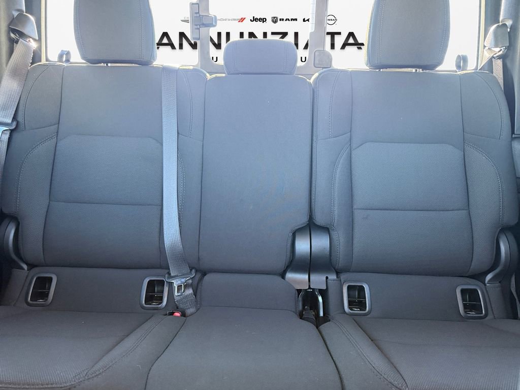 Certified 2023 Jeep Gladiator Willys image 16