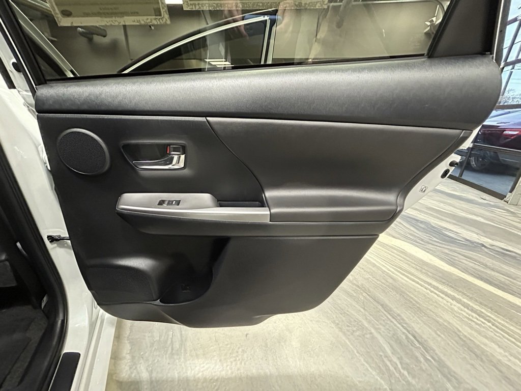 Used 2016 Toyota Prius V Five image 41