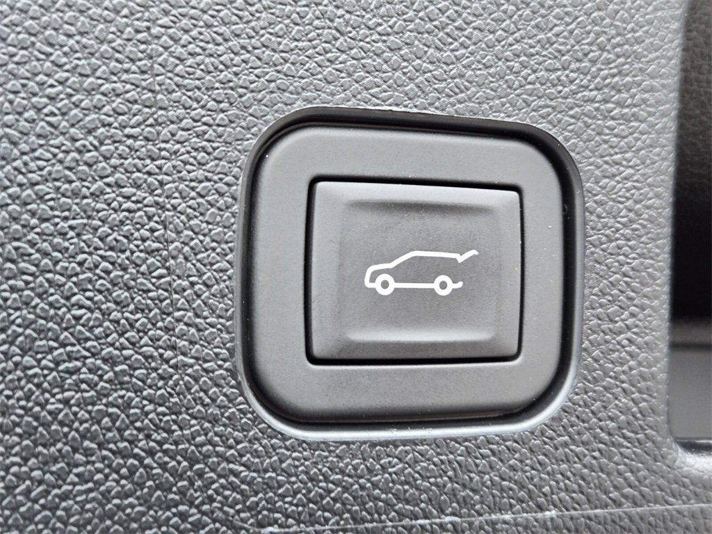 New 2026 Chevrolet Equinox EV RS image 8