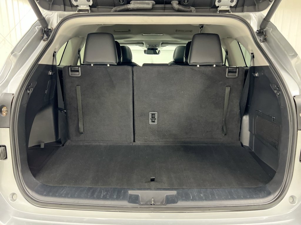 Used 2024 Toyota Highlander XLE FWD image 26