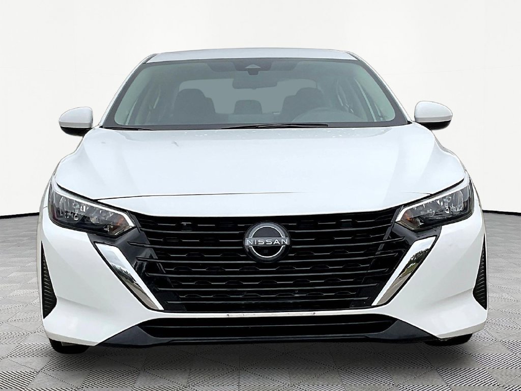 Used 2024 Nissan Sentra SV FWD image 2