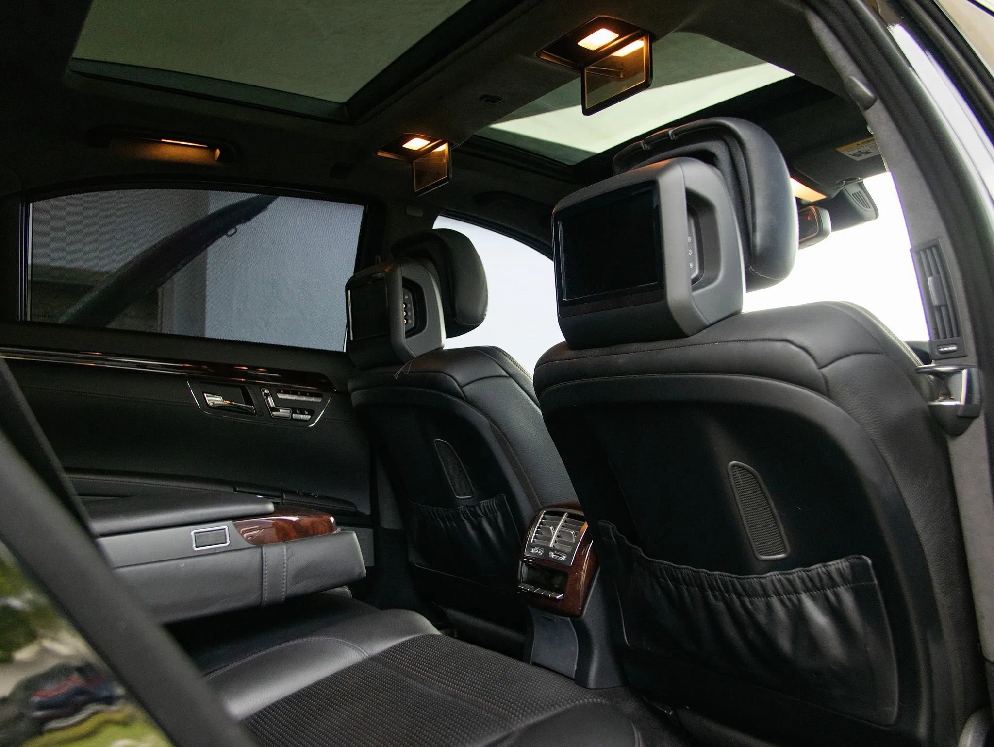 Used 2011 Mercedes-Benz S 63 AMG w/ AMG Performance Pkg image 31