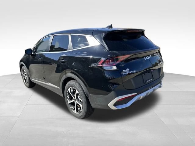 Used 2025 Kia Sportage EX image 6