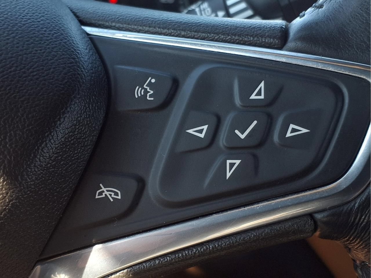 Used 2020 Chevrolet Equinox Premier AWD/4WD image 26