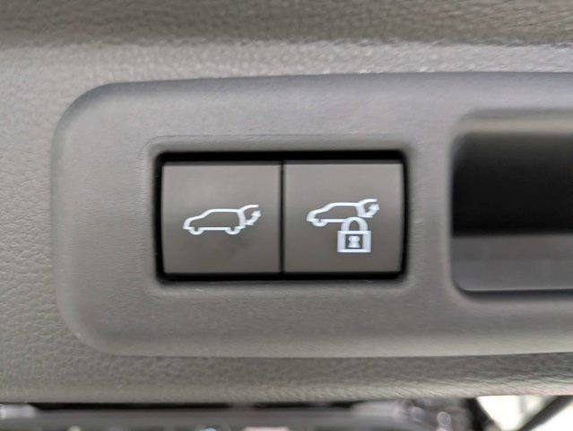 Used 2025 Toyota Sequoia Capstone AWD/4WD image 13