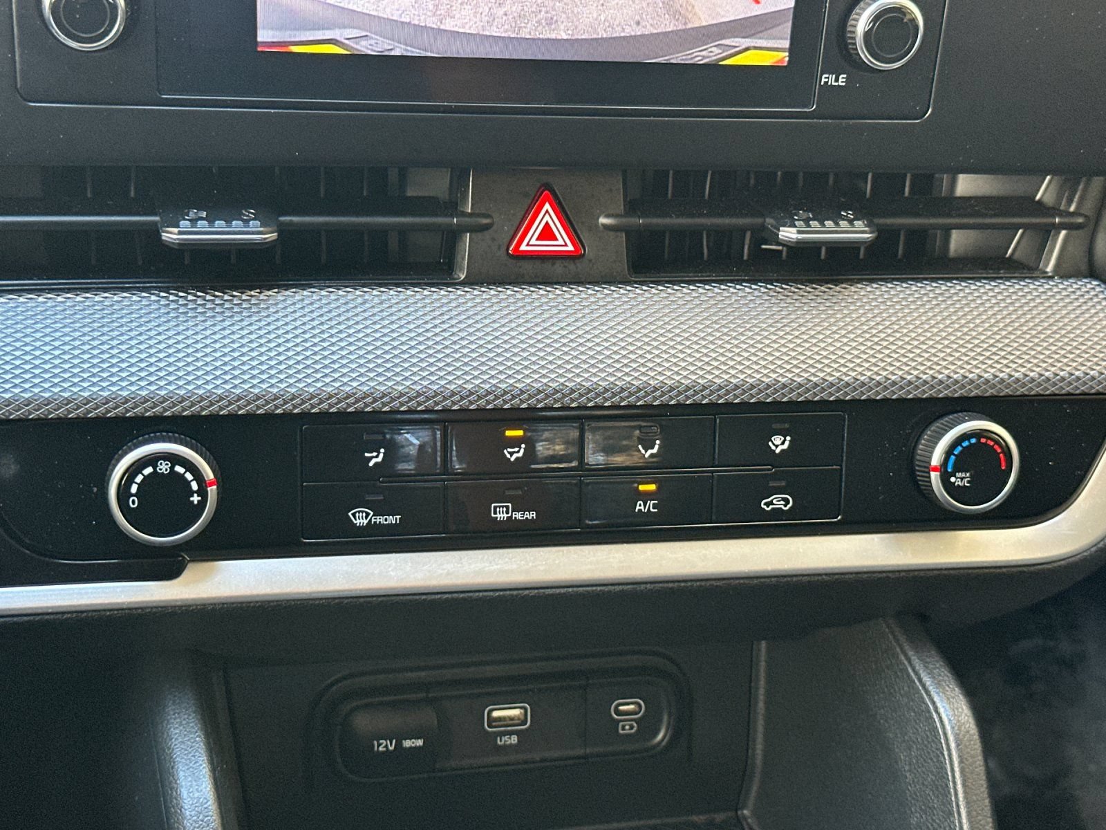 Certified 2025 Kia Sportage LX FWD image 28