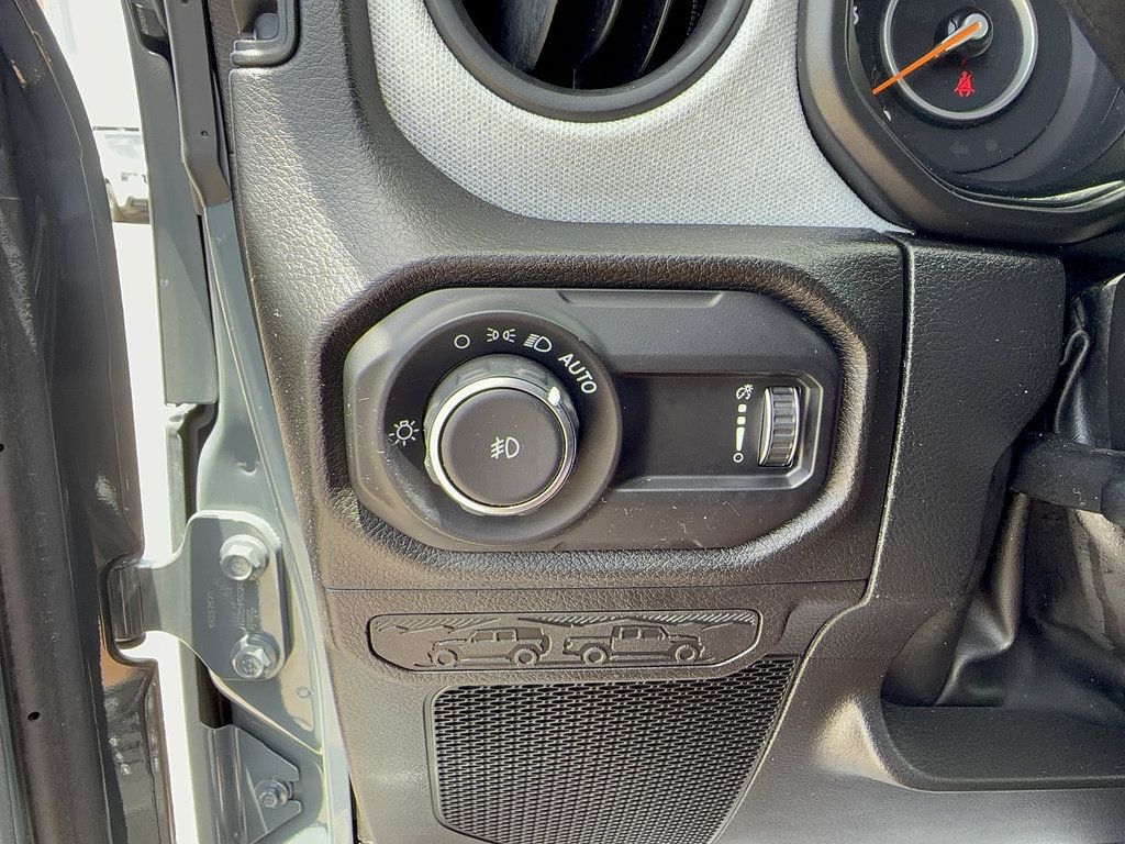 Used 2024 Jeep Wrangler Unlimited Sport AWD/4WD image 27