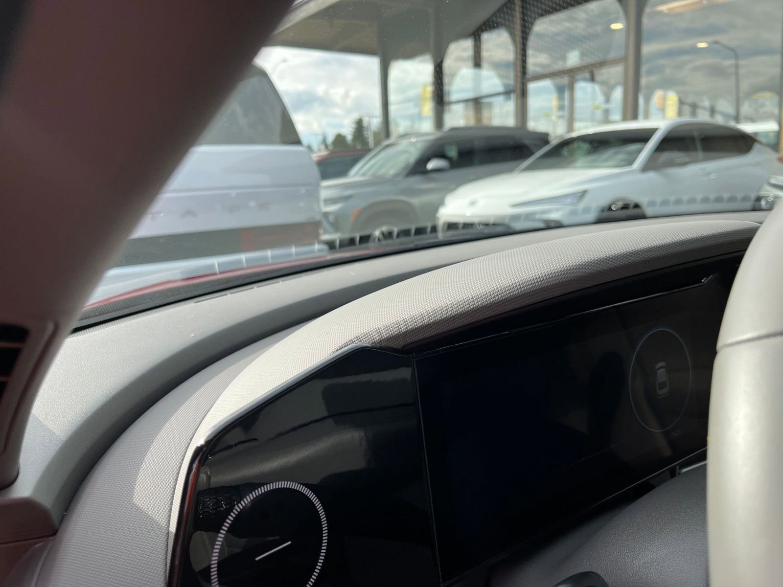 Used 2025 Hyundai Elantra SEL FWD image 37