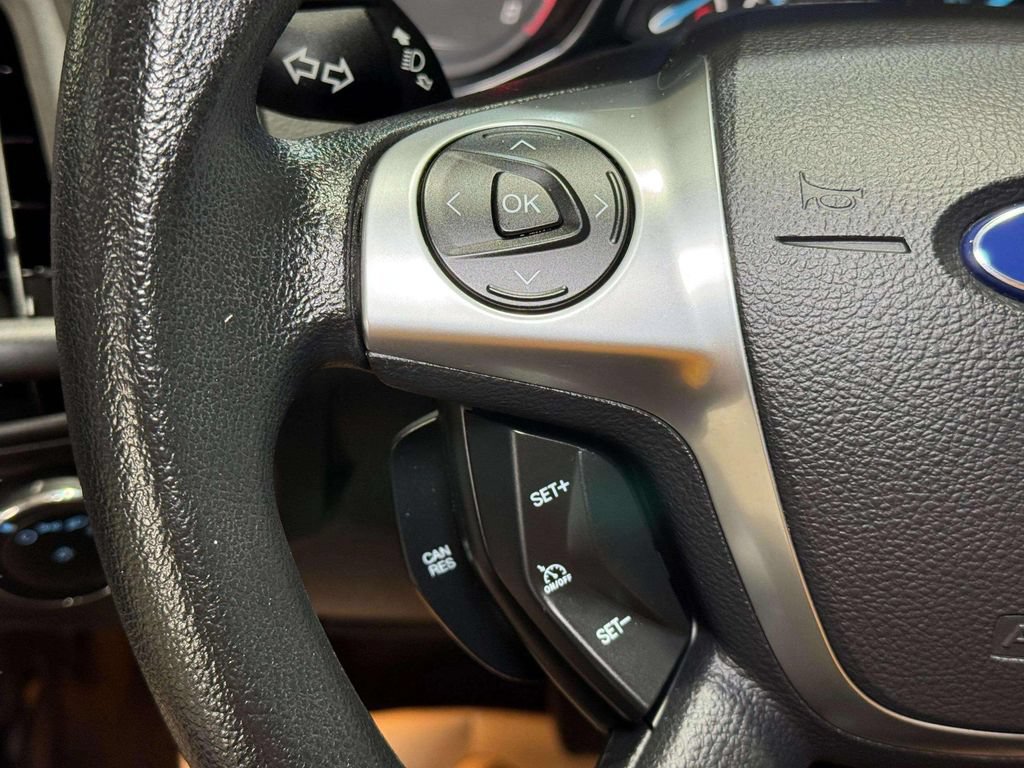 Used 2013 Ford Focus SE w/ SE Winter Pkg FWD image 11