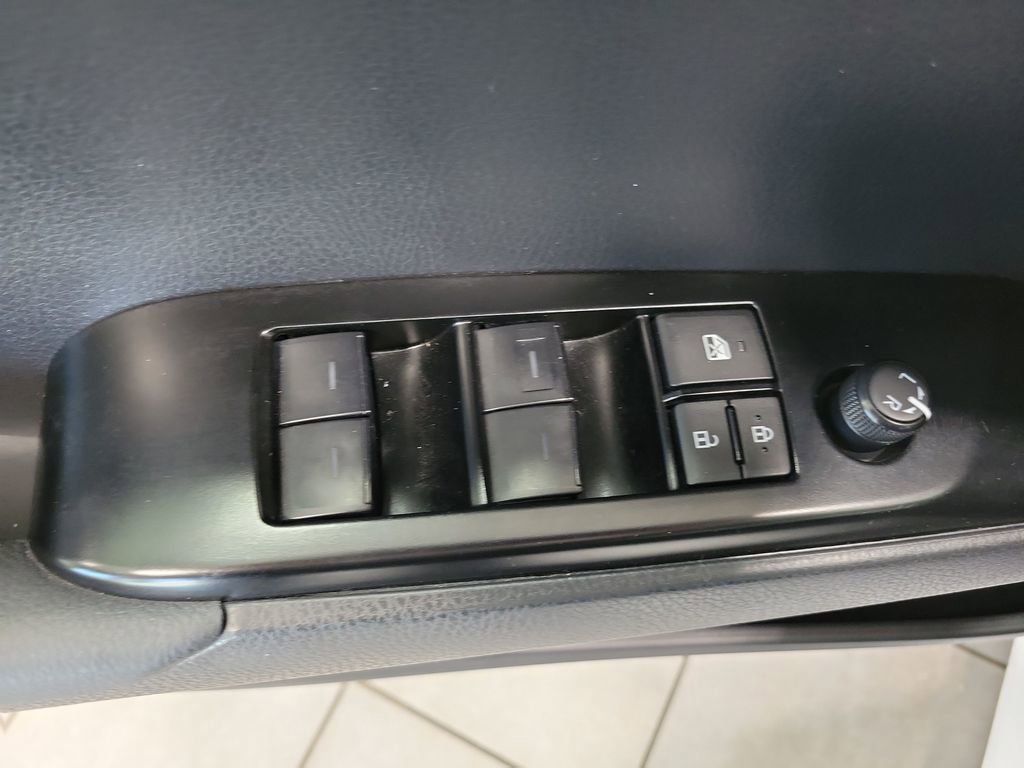 Used 2025 Toyota Camry LE FWD image 33