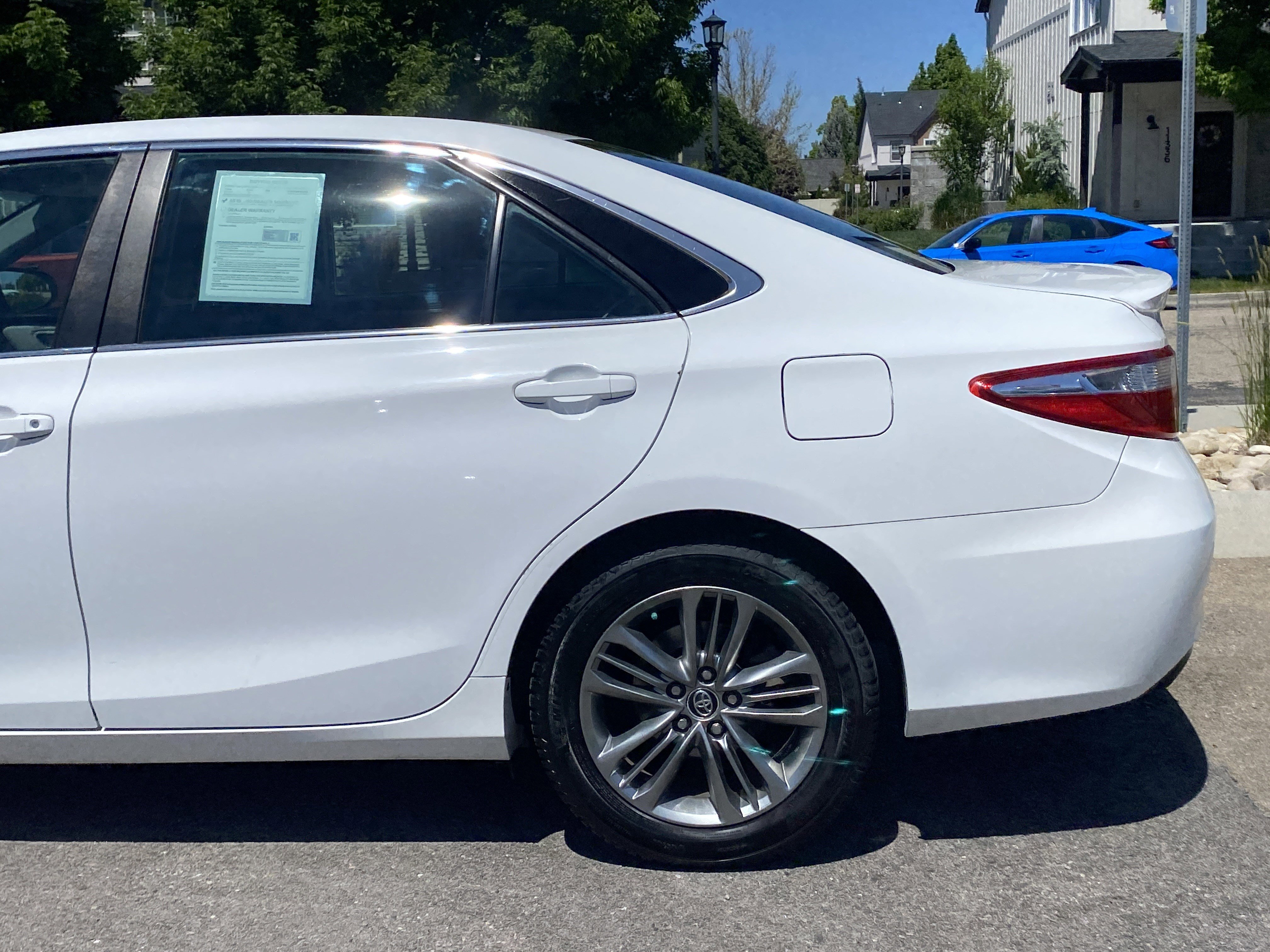 Used 2015 Toyota Camry SE FWD image 4