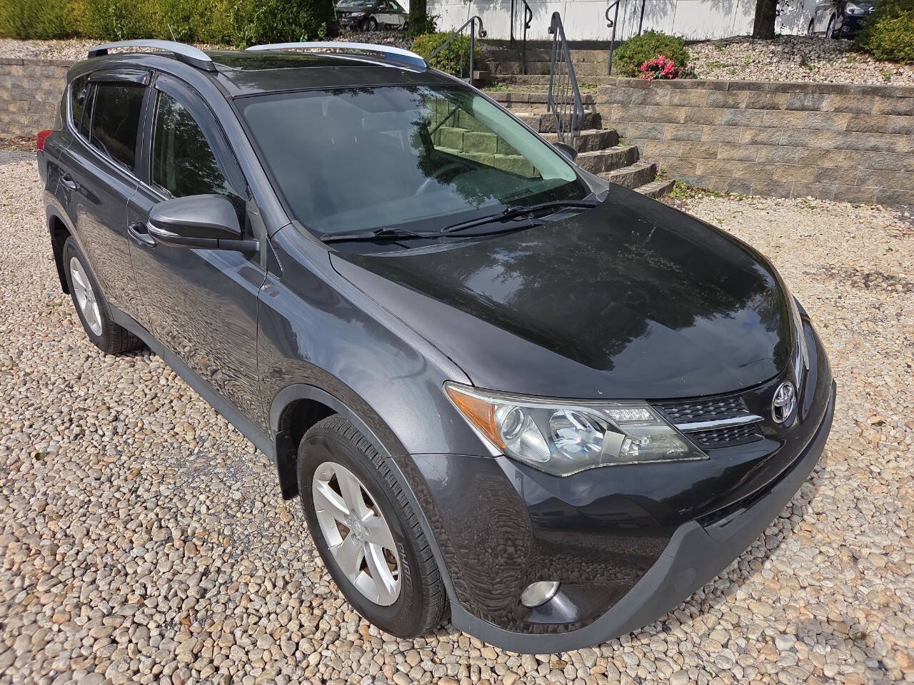 Used 2013 Toyota RAV4 XLE AWD/4WD image 9