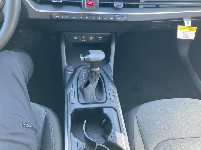 New 2025 Kia K4 LXS image 24