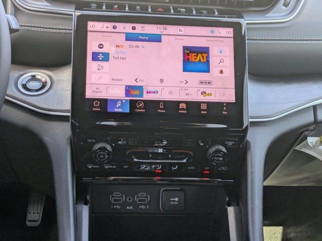 New 2025 Jeep Grand Cherokee Limited w/ Black Appearance Package RWD image 16