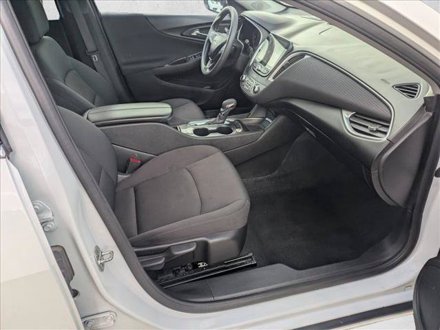 Used 2025 Chevrolet Malibu LT FWD image 18