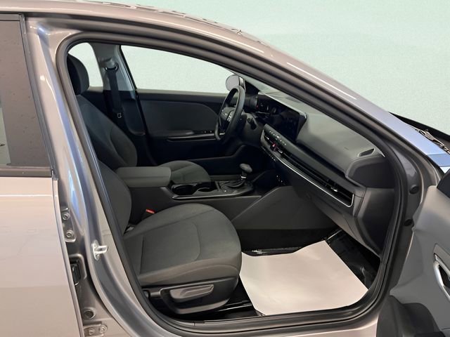Used 2025 Kia K4 LXS FWD image 8