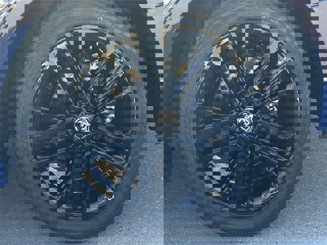 Used 2025 Toyota Camry SE image 10