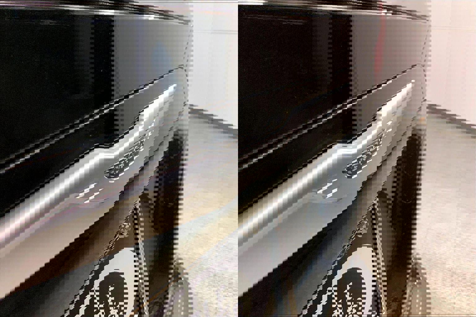 Used 2023 Chrysler Voyager LX image 30