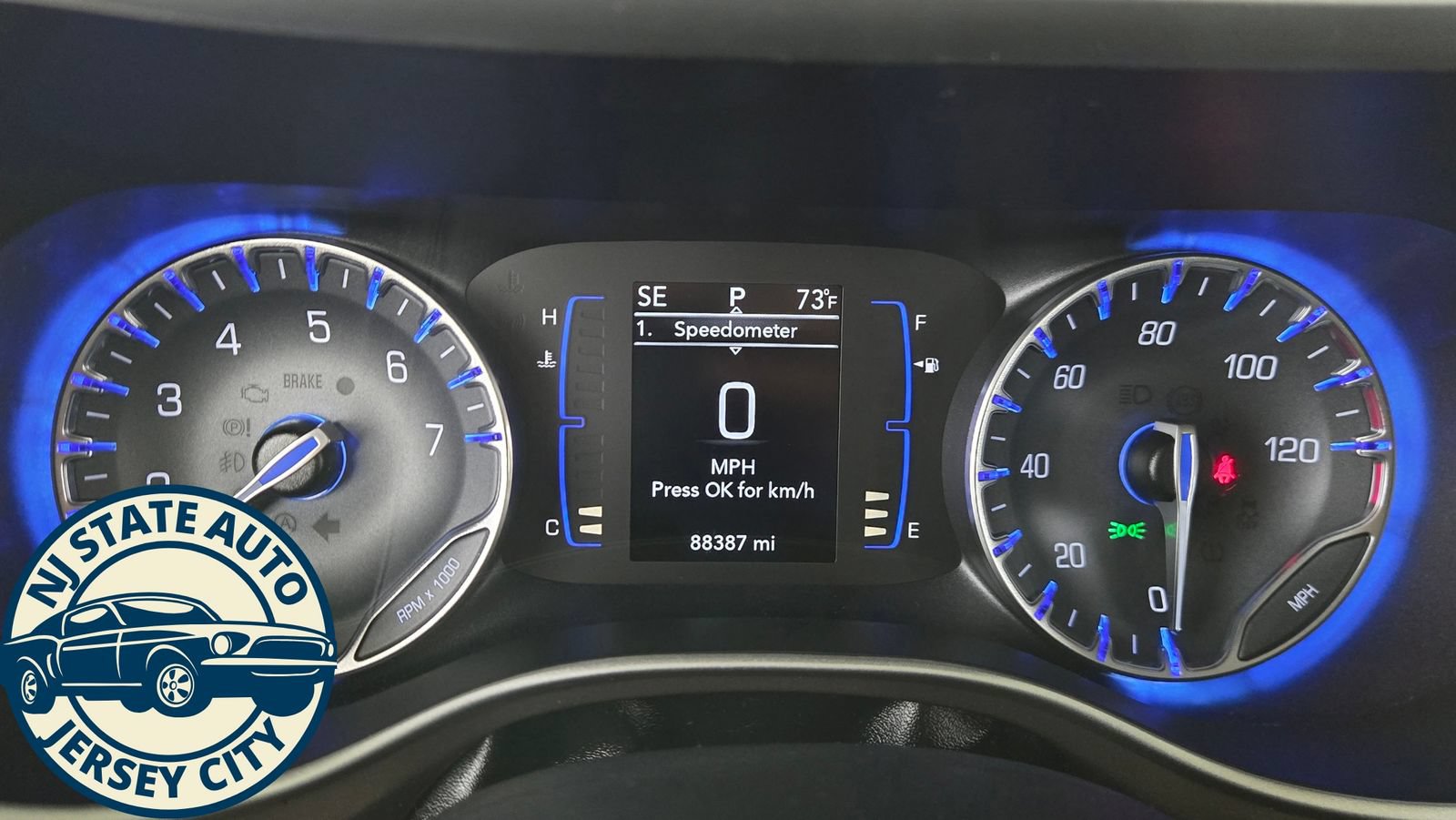Used 2019 Chrysler Pacifica Touring Plus w/ Tire & Wheel Group FWD image 11
