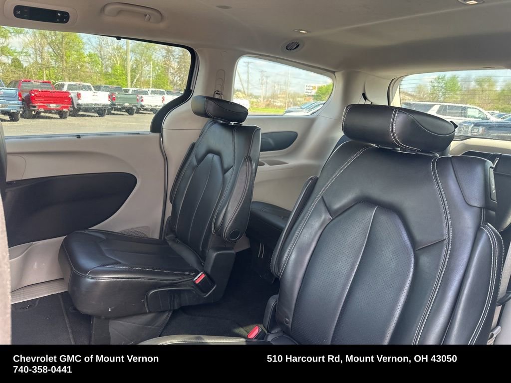 Used 2023 Chrysler Pacifica Touring-L FWD image 28