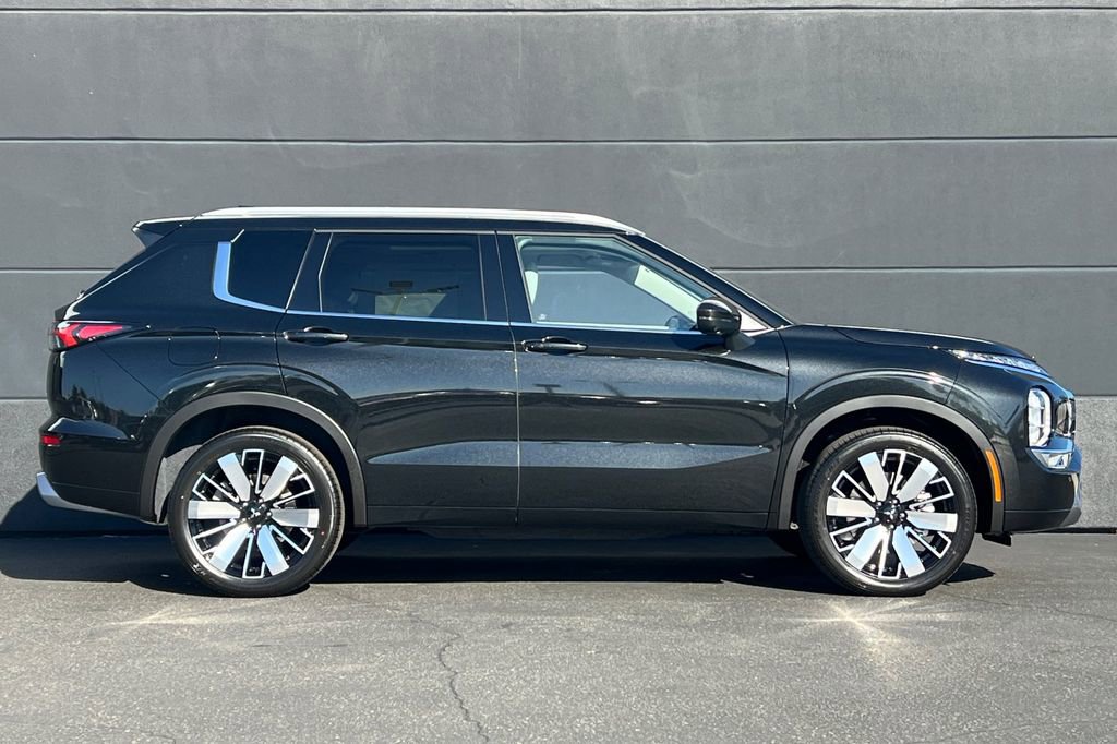 New 2026 Mitsubishi Outlander SEL image 4